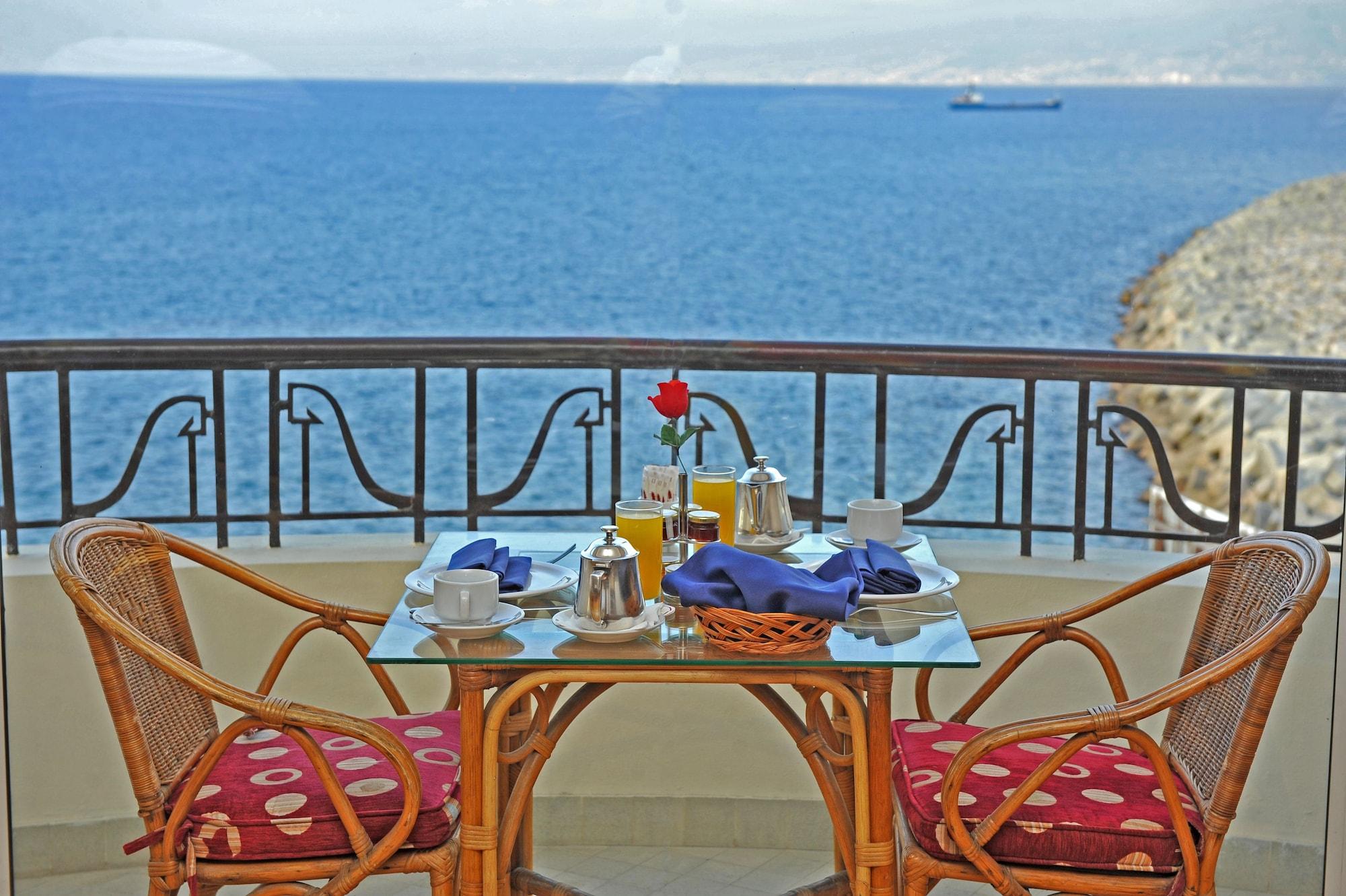 Warwick Palm Beach Hotel Бейрут Екстер'єр фото