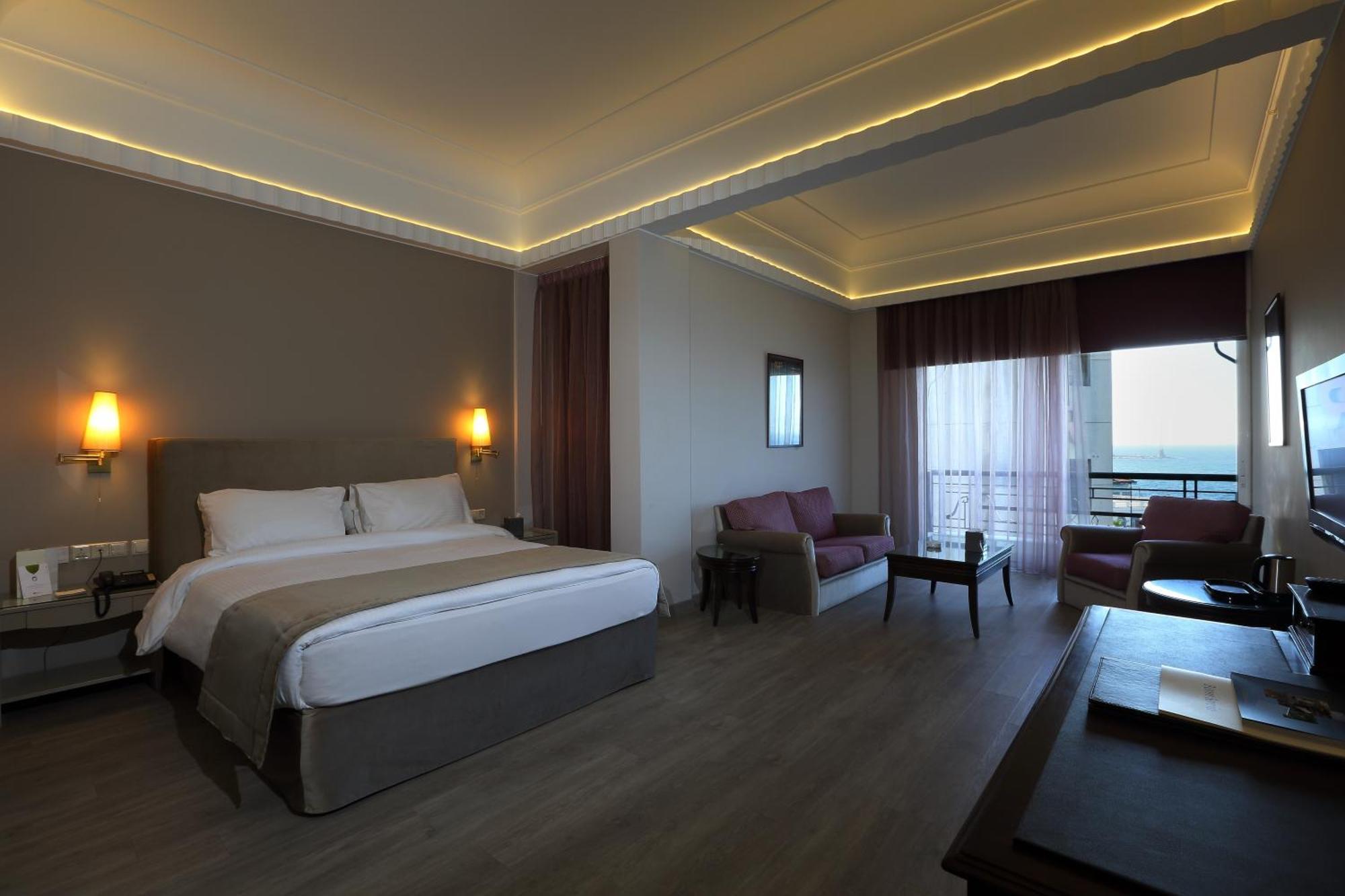 Warwick Palm Beach Hotel Бейрут Екстер'єр фото