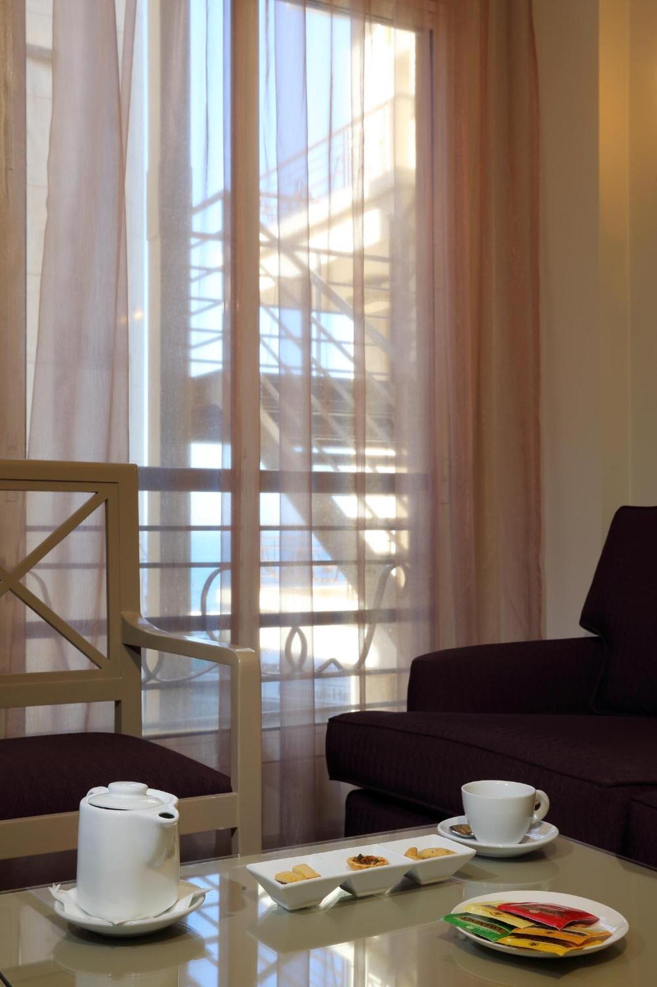 Warwick Palm Beach Hotel Бейрут Номер фото
